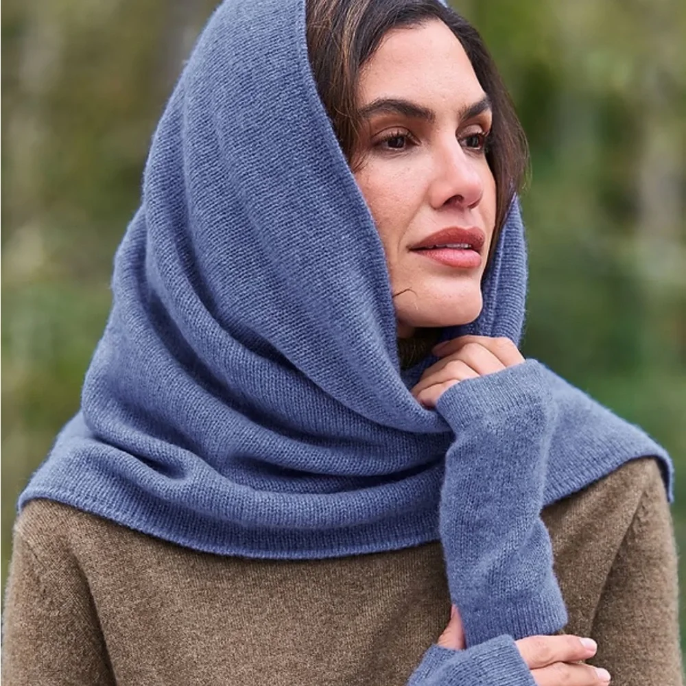 House of Bruar Cashmere Blue Women's Beret and Glove Set - Picture 2 of 5